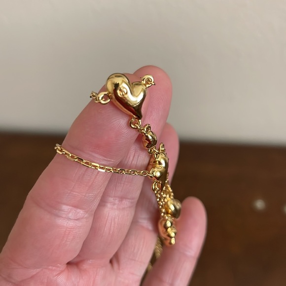 A RARE FIND…Vintage St John necklace w/ Matching Triple heart drop earrings. - Picture 7 of 8